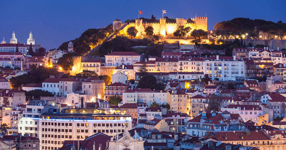 Besök vackra Lissabon ett par dagar och njut av god mat och härligt klimat.