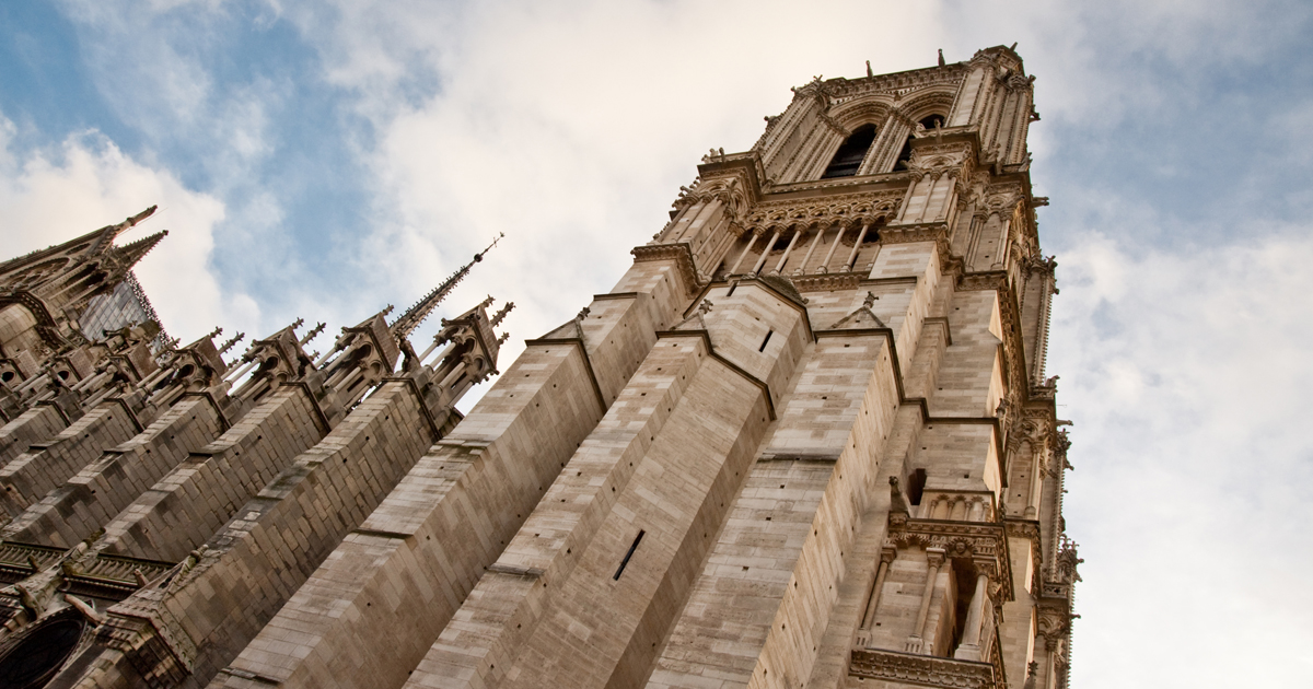 Sighteeing. Monumentet som syns på bilden är katedralen Notre-Dame.