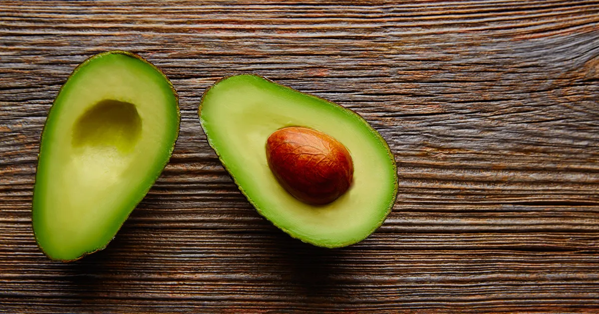 Grön och god avokado är en rejäl vitaminbomb