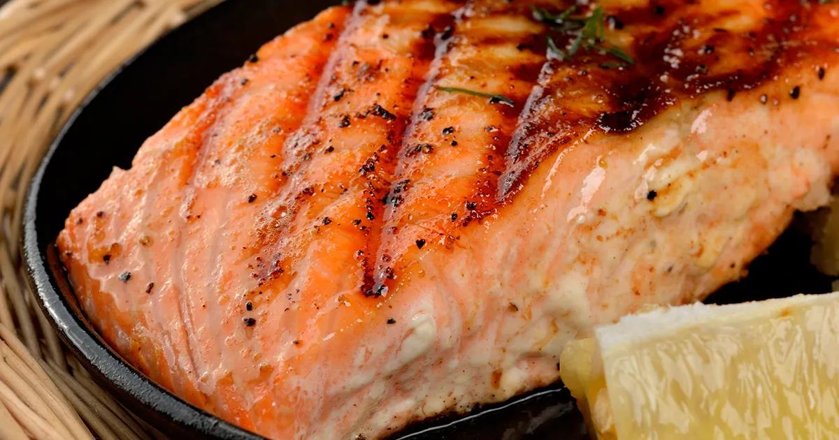 Enkelt recept på foliebakad lax med örter och citron