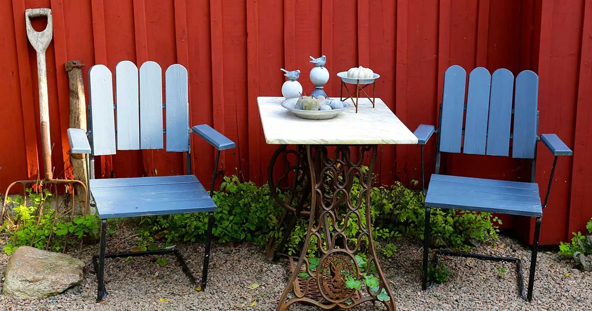 Sätt färg på utemöblerna