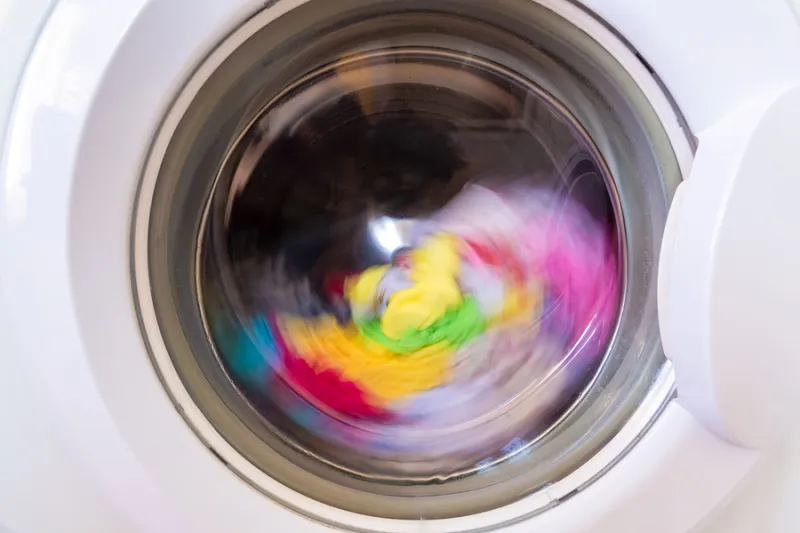 Gör rent tvättmaskinen med den här enkla lösningen